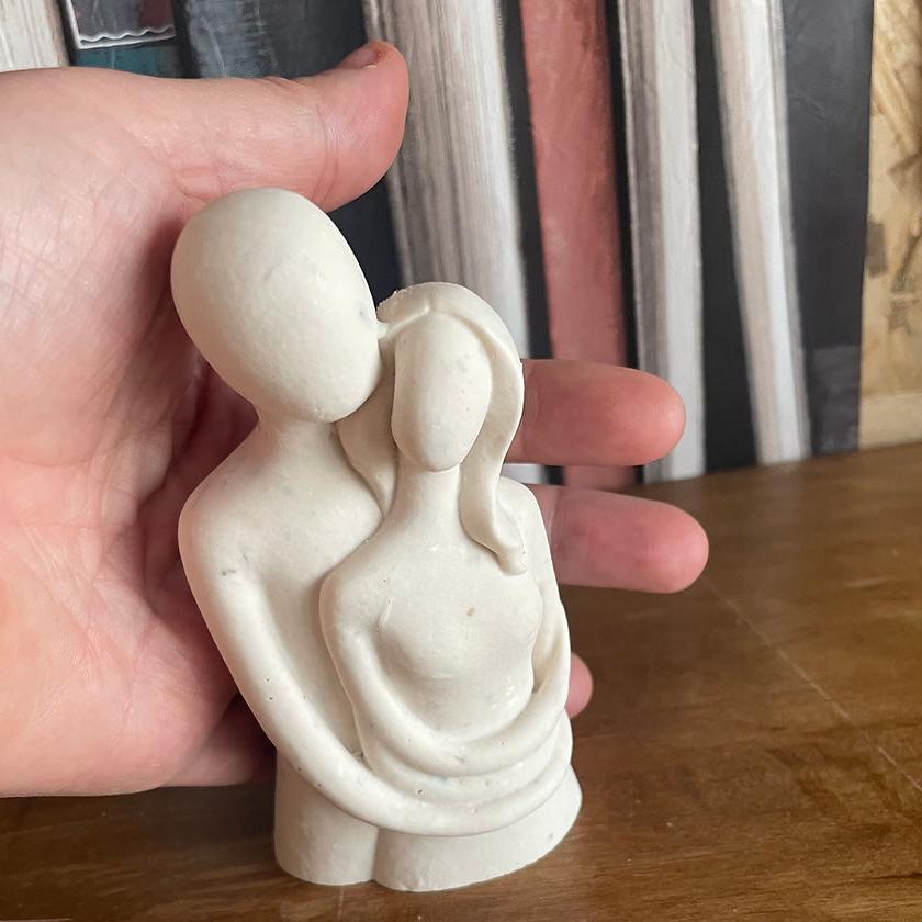 LES AMOUREUX - L’Étreinte Envoûtante