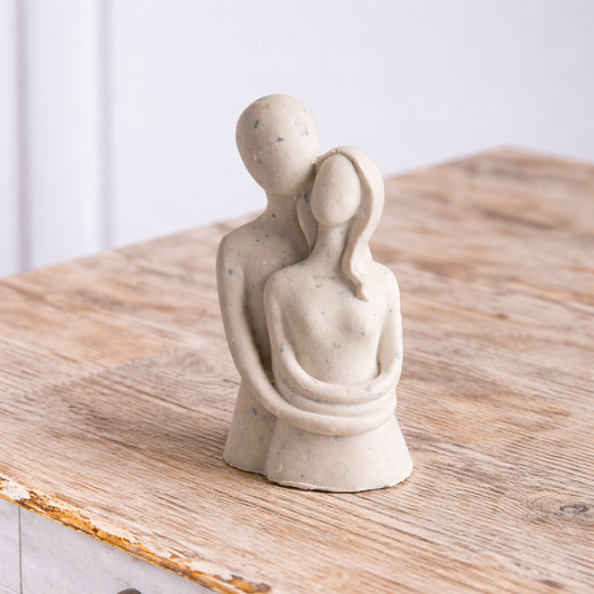 LES AMOUREUX - L’Étreinte Envoûtante