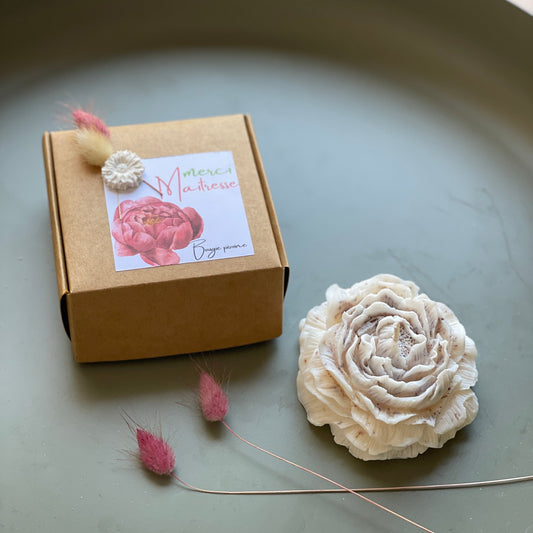 édition spéciale Merci - Bougie Pivoine – Parfum pivoine