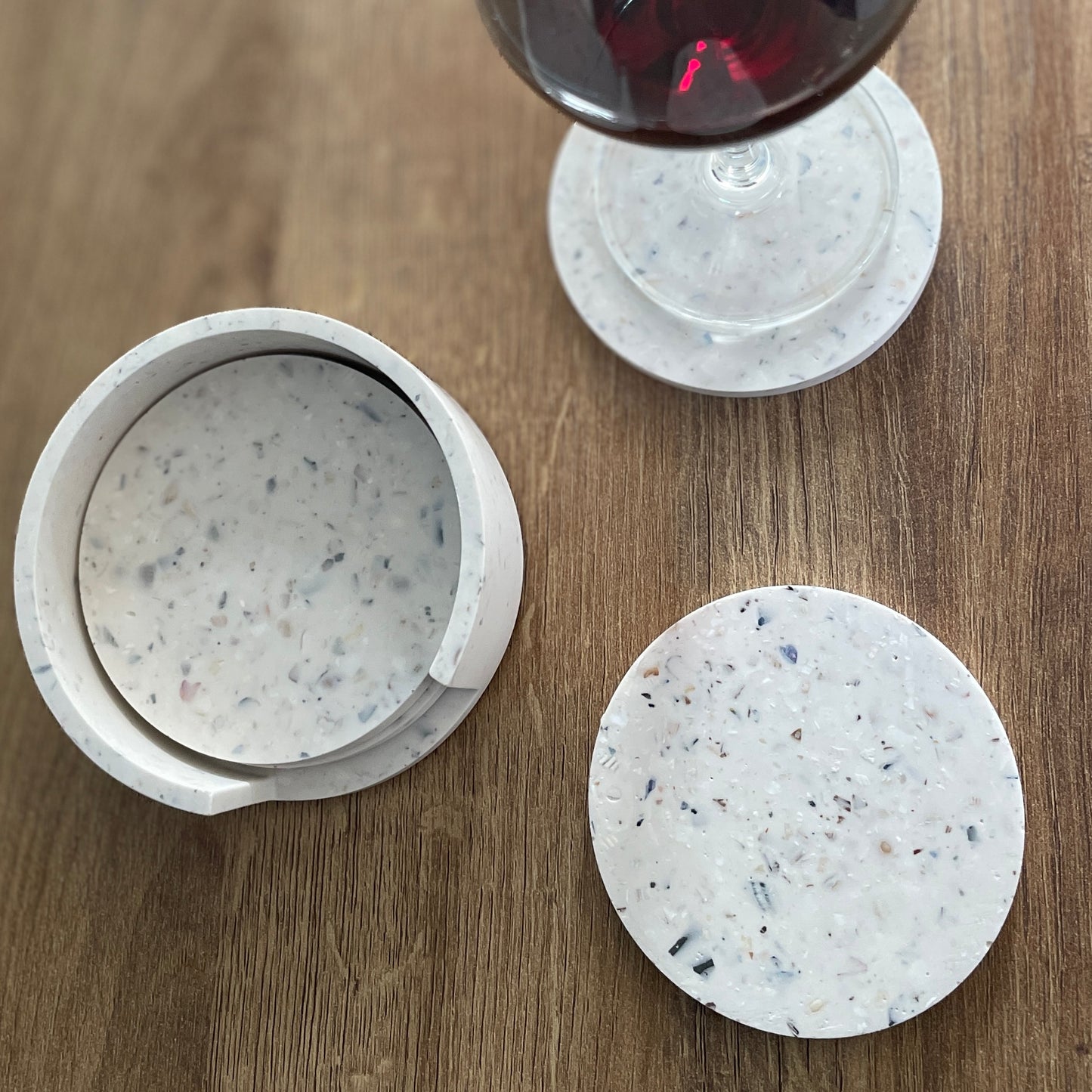 DESSOUS DE VERRES ET SON SOCLE – Élégance et Praticité