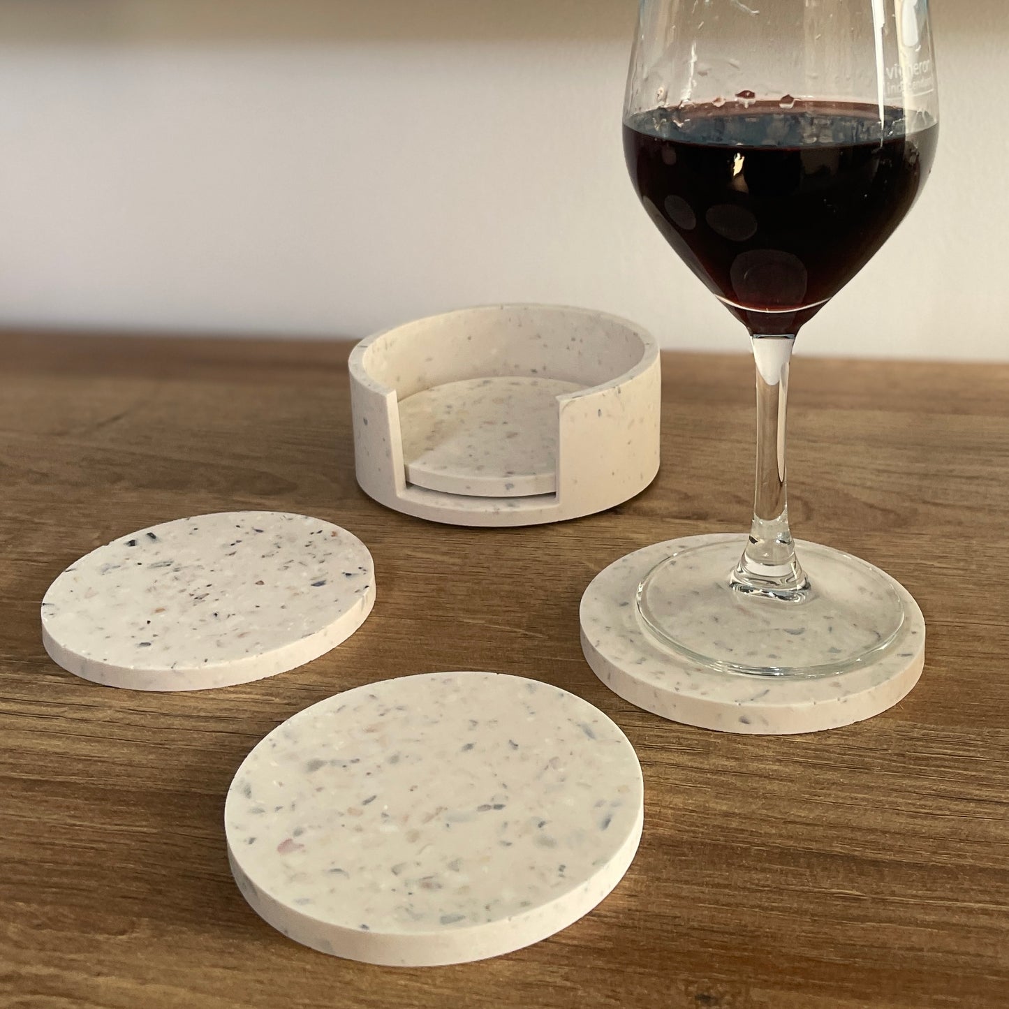 DESSOUS DE VERRES ET SON SOCLE – Élégance et Praticité
