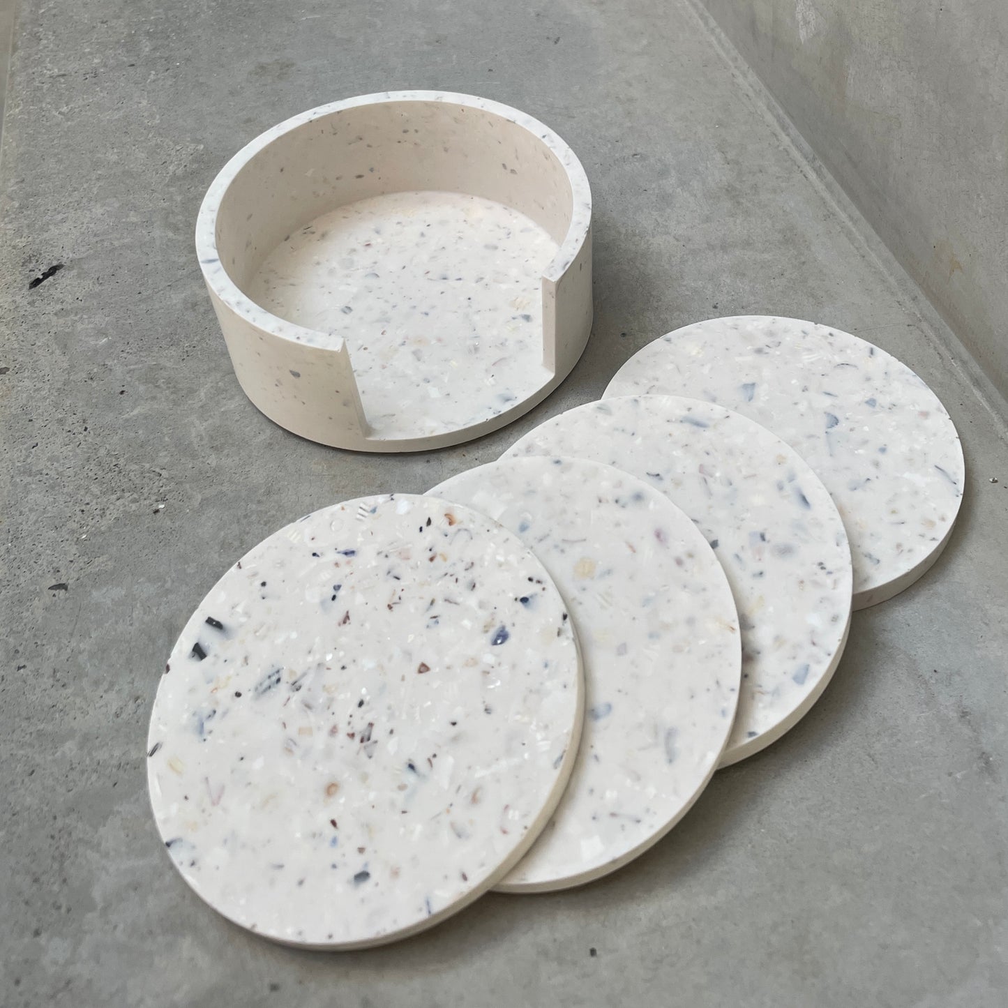 DESSOUS DE VERRES ET SON SOCLE – Élégance et Praticité