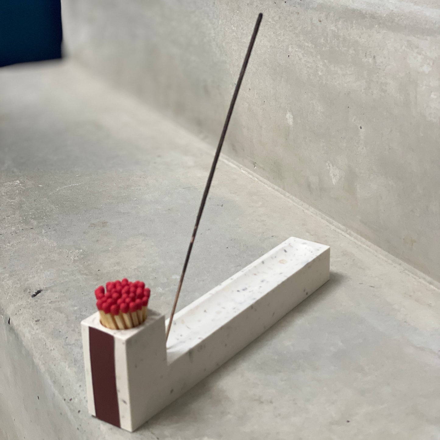 BRULE ENCENS AVEC RESERVE ALLUMETTES