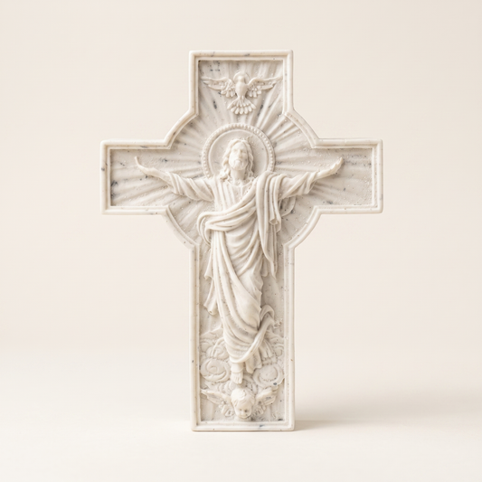 Croix artisanale du Christ ressuscité en résine minérale ivoire – 10 cm