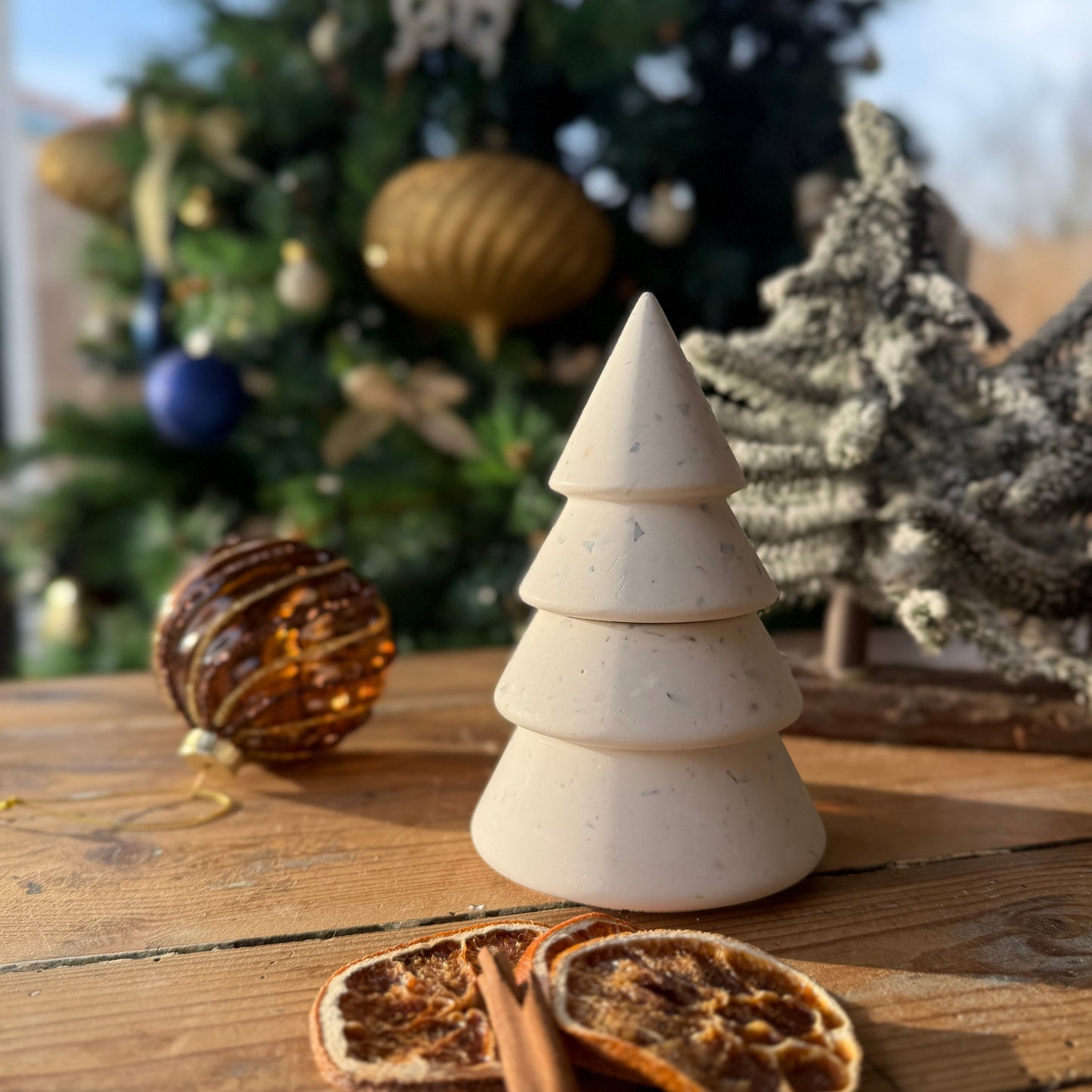Bougie “ma sapin de Noël” en terrazzo coquiller – réutilisable