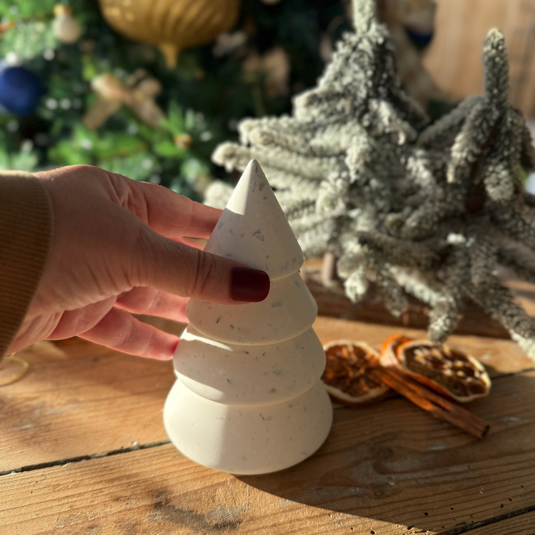 Bougie “ma sapin de Noël” en terrazzo coquiller – réutilisable