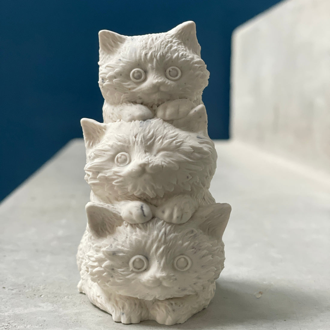 trio de chats fait main La Bougière