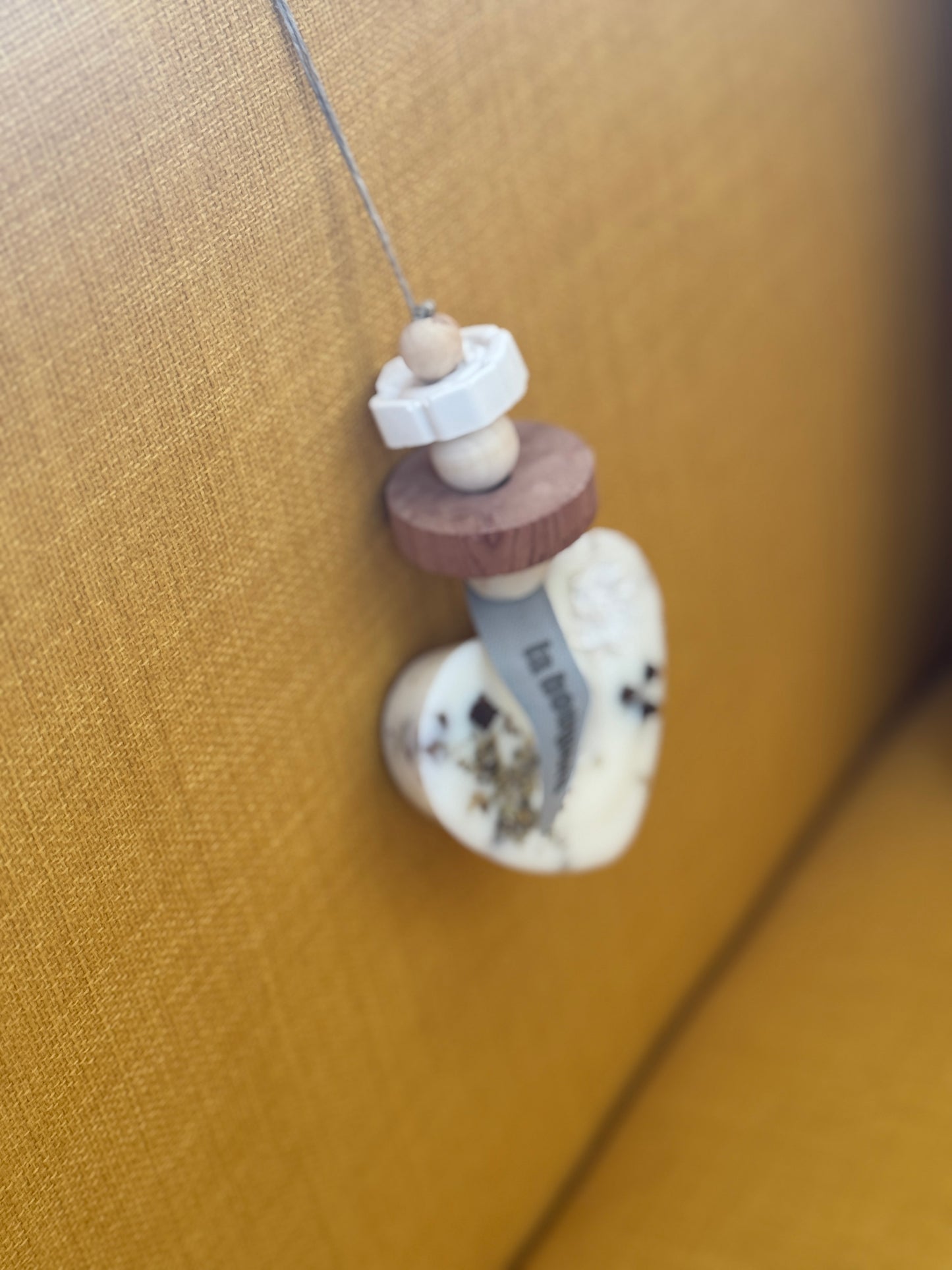 Collier anti-mites parfumé