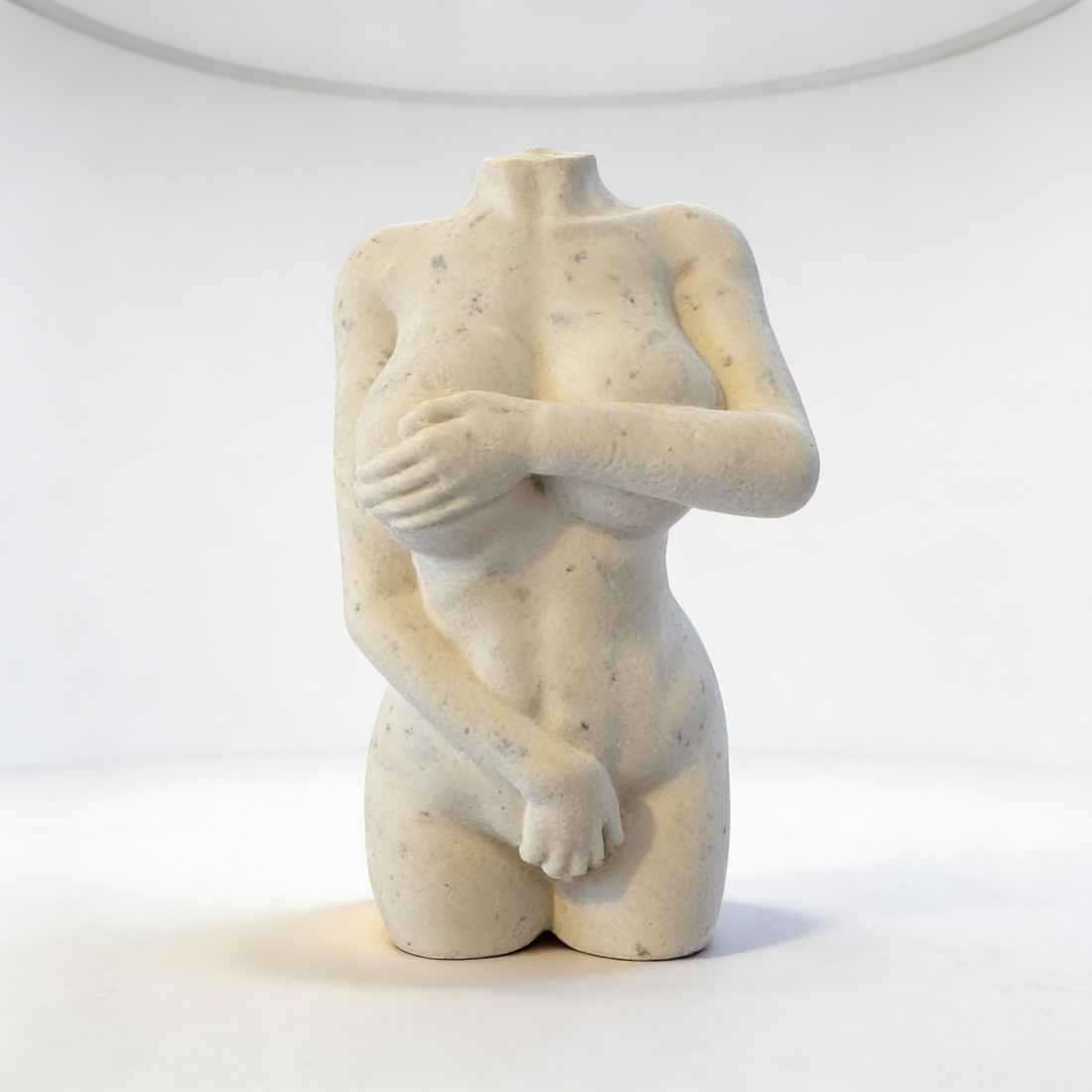 statue femme nue - 9x6cm artisanal