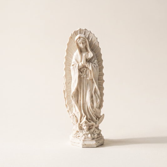 Statuette de la Sainte Vierge artisanale en résine minérale ivoire